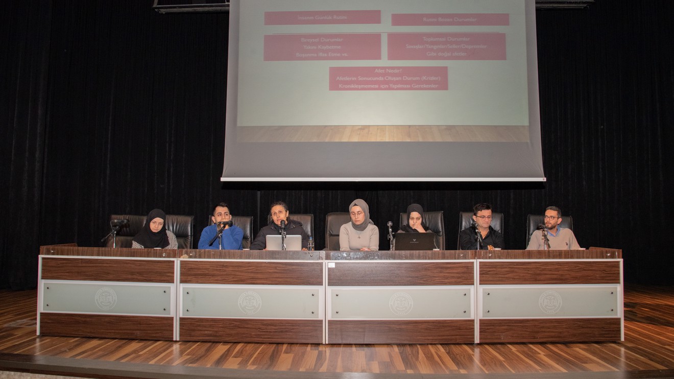 Selçuk Üniversitesinde depremzedelere destek olacak gönüllülere eğitim verildi